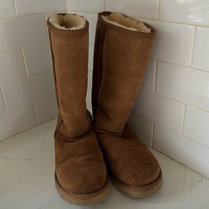 UGG Australia Classic Tall II Womens Winter Boots - Size 7, Chestnut